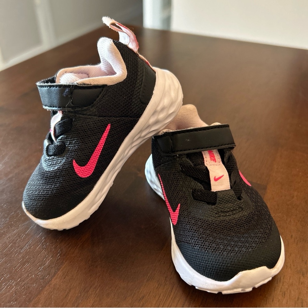 Nike Revolution 6 Toddler Size 3C Black Pink Running Shoes Slip On EUC